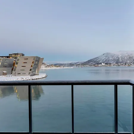 Moderne Leilighet Pa Ytre Strandkanten Tromso Exterior photo