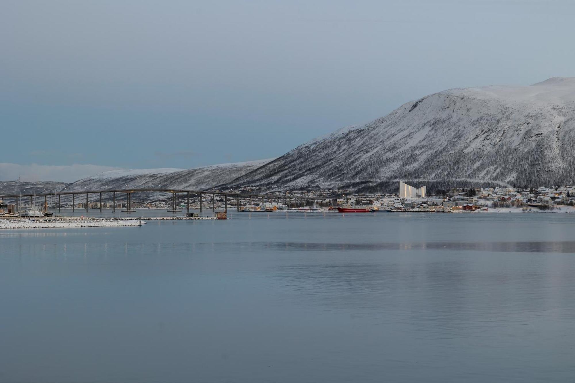 Moderne Pa Ytre Strandkanten Lägenhet Tromsø